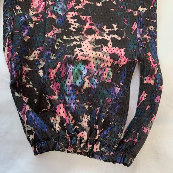 Lululemon “Om Pant” (Multi/Black) - Picture 4 of 6